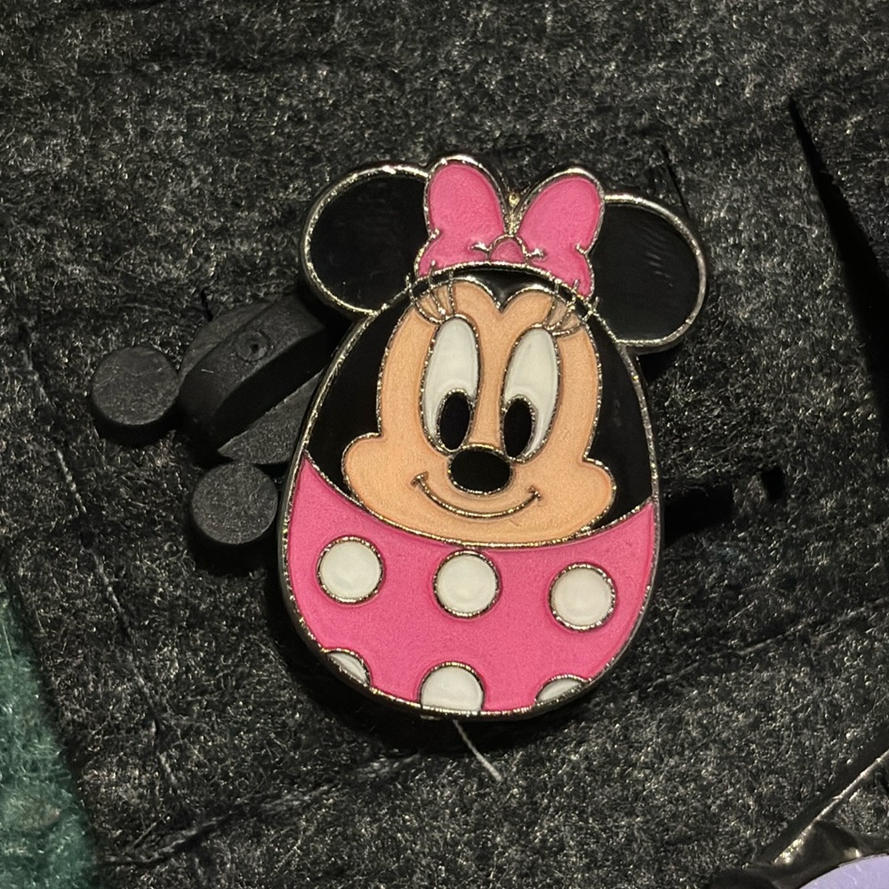 Disney Minnie Mouse Shanghai pin